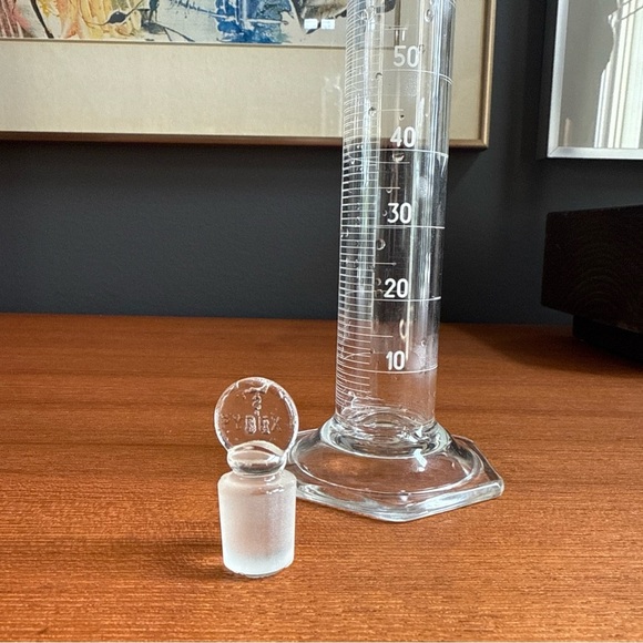 COPY - Pyrex 100 ml Graduated Mixing Cylinder with 16 Glass Pennyhead Stopper - Picture 7 of 8